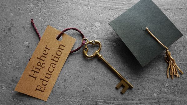 Higher education key tag with graduation cap