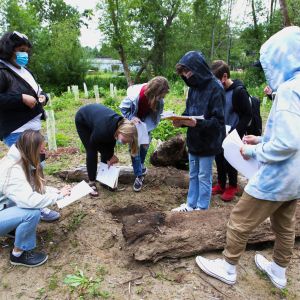A photo of students participating in an outdoor education event sponsored by Friends of the Columbia Gorge